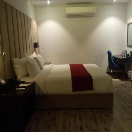 Grand Ittehad Boutique Hotel Лахор Екстер'єр фото