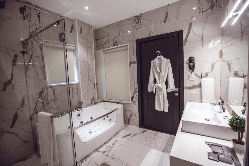 Grand Ittehad Boutique Hotel Лахор Екстер'єр фото