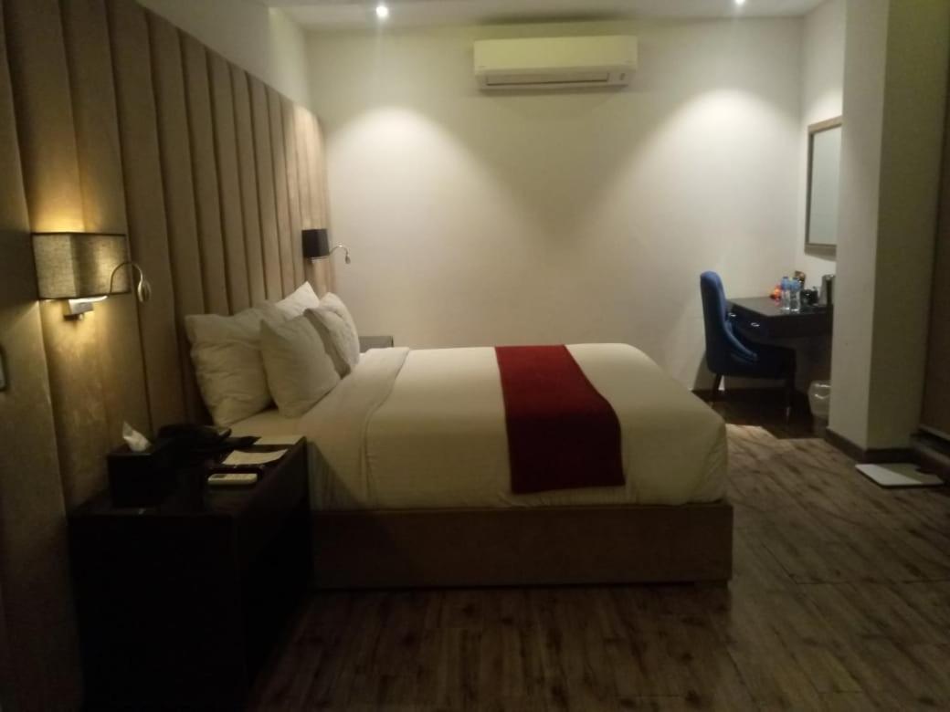 Grand Ittehad Boutique Hotel Лахор Екстер'єр фото